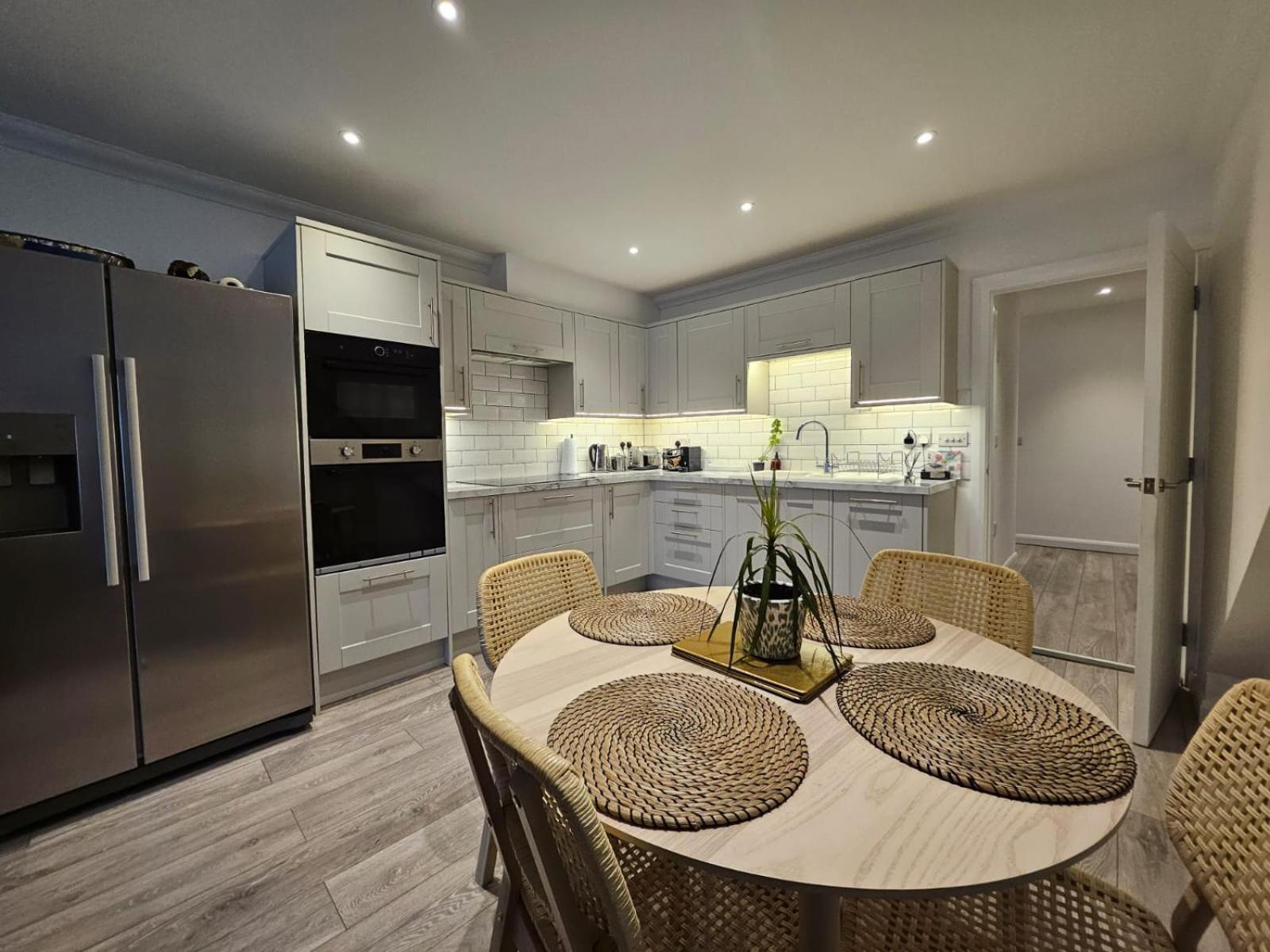 River Breeze Balcony 4 ليتلهامبتون المظهر الخارجي الصورة