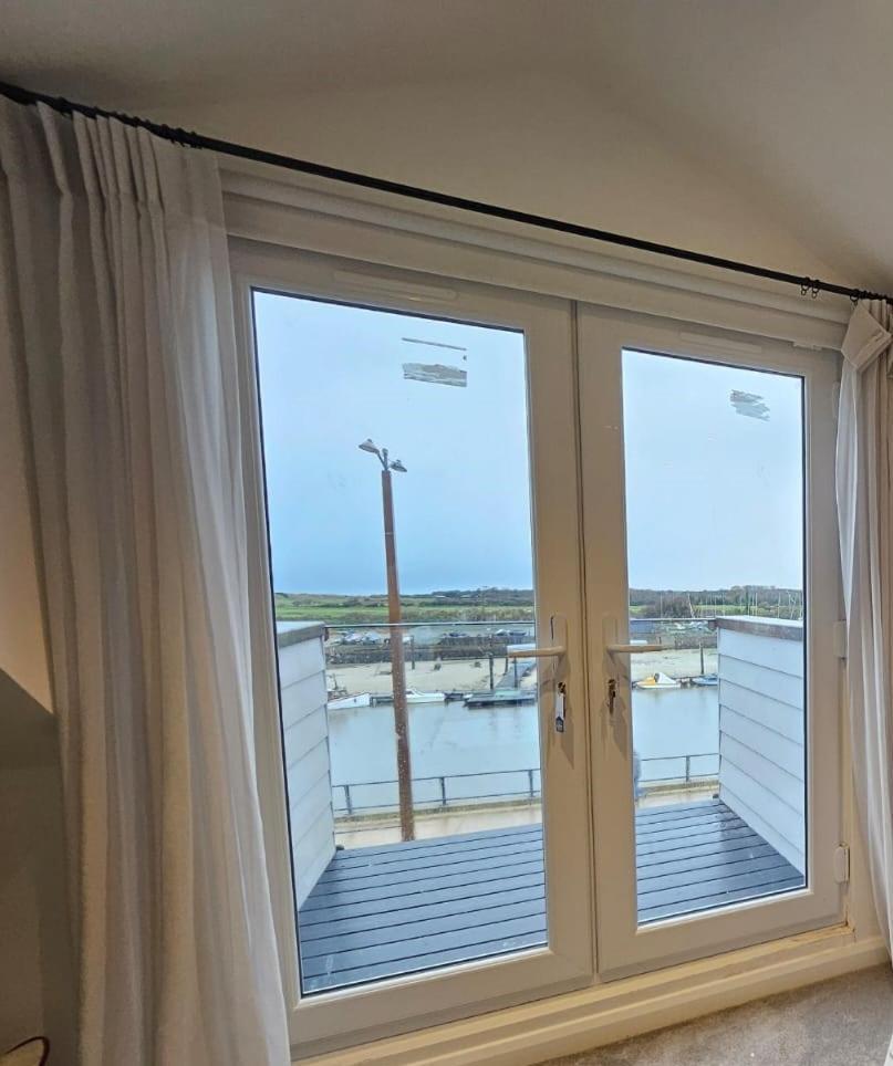 River Breeze Balcony 4 ليتلهامبتون المظهر الخارجي الصورة